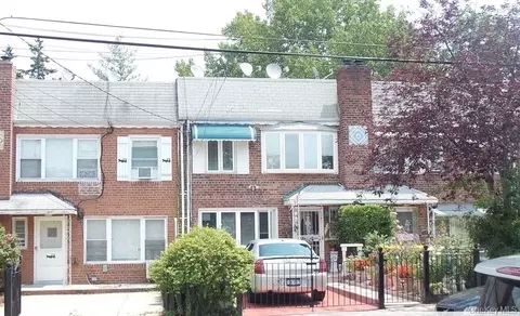 4719 213th St, New York, NY 11361