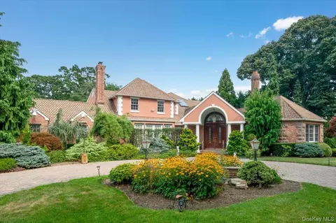 1331 Harbor Rd, Hewlett, NY 11557