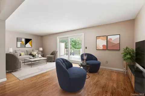 2 Mechanic Ct, Huntington, NY 11743