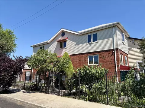 54-36 152nd St, Flushing, NY 11355
