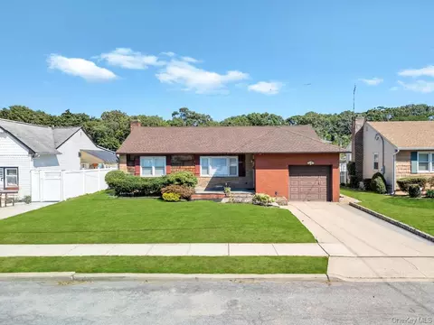 885 Downing Rd, Valley Stream, NY 11580