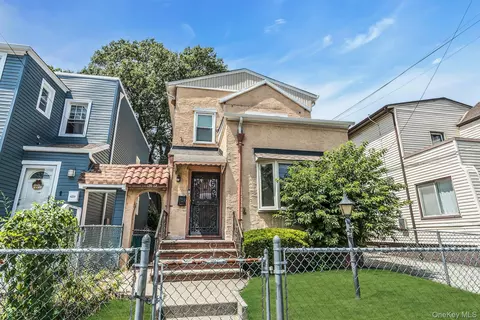 139-12 233rd St, New York, NY 11422