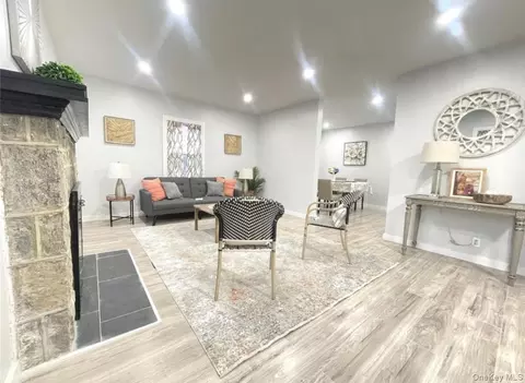 5 Juliette Rd, West Hempstead, NY 11552