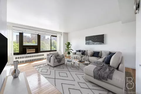 33-47 14th St #6D, Astoria, NY 11106