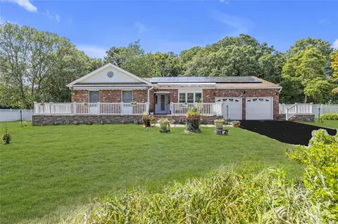 70 Forest Rd, Centereach, NY 11720