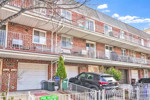 3145 37th St #3, New York, NY 11103