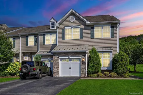 1328 Glastonbury Ln, Fishkill, NY 12524