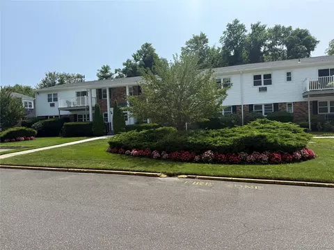 260 Waverly Ave #58, Patchogue, NY 11772