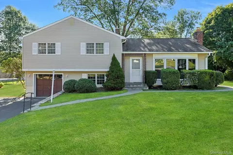 3 Parker Dr, Ossining, NY 10562