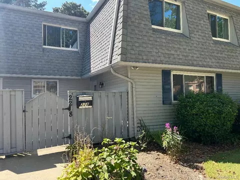228 Feller Dr, Central Islip, NY 11722