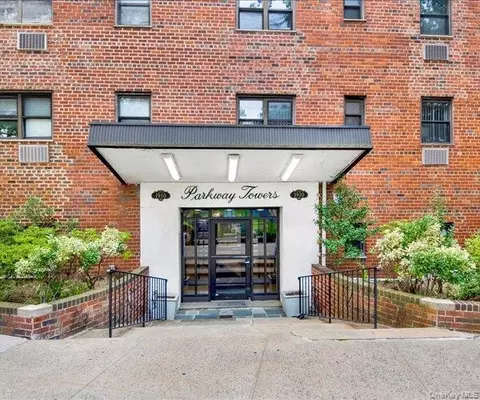 1910 Pelham Pkwy S #2B, New York, NY 10461