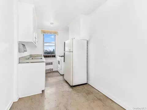 1425 Thieriot Ave #6C, New York, NY 10460