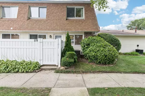 275 Storm Dr, Holtsville, NY 11742