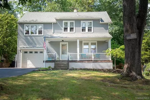 359 Orangeburg Rd, Orangetown, NY 10965