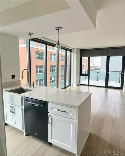 4104 27th St #9C, New York, NY 11101