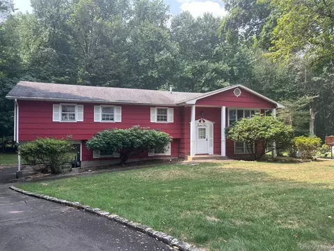 9 Ross Pl, Orangetown, NY 10983