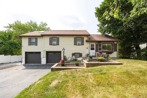 14 Booth Blvd, Wappinger, NY 12590