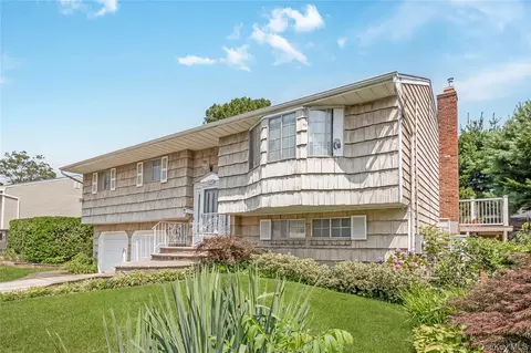 1643 Fairfax Ave, West Islip, NY 11795