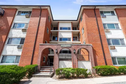 900 Midland Ave #2E, Yonkers, NY 10704