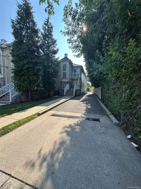 342 Union Ave #P7, New York, NY 10303