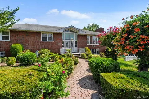 102 Norwood Rd, Yonkers, NY 10710