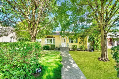 24 Gedney Ter, White Plains, NY 10605