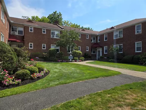 11 Bryant Cres #2I, White Plains, NY 10605