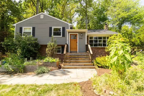 506 N Midland Ave, Clarkstown, NY 10960