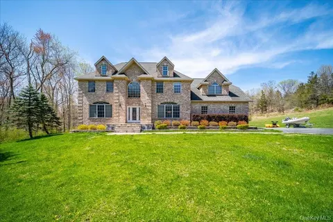 11 Saddle Hill Rd, Chester, NY 10918