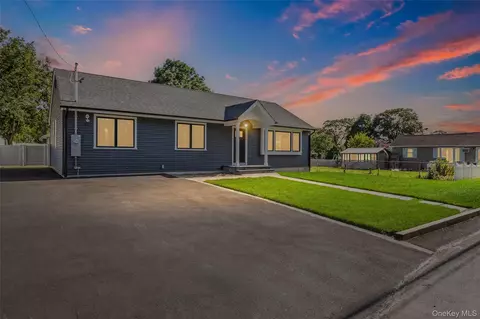 28 E 6th St, Patchogue, NY 11772