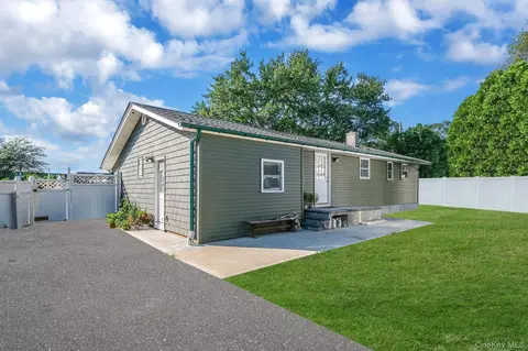 1010 Motor Pkwy, Central Islip, NY 11722