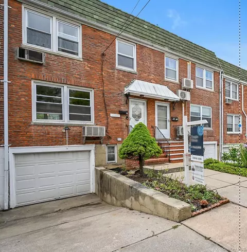 4320 196th St, Flushing, NY 11358