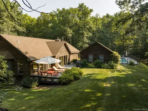 21 Pine Knoll Ln, Stanford, NY 12514