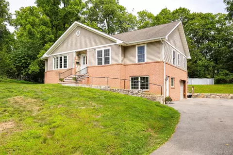 9 Monell Ave, Poughkeepsie, NY 12603
