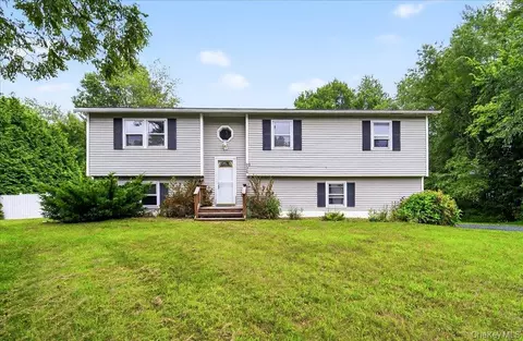 226 Knoth Rd, Shawangunk, NY 12589
