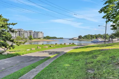 2 Harbor Ln #301, New Rochelle, NY 10805