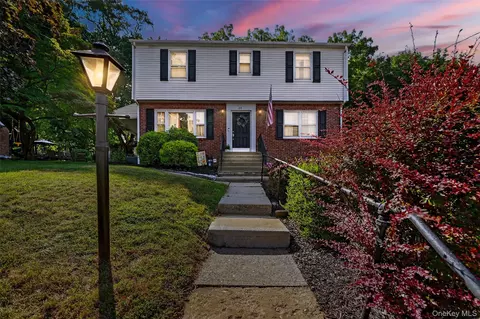 25 Jay St, Stony Point, NY 10980