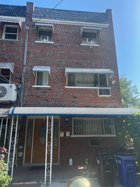863 E 221st St, New York, NY 10467
