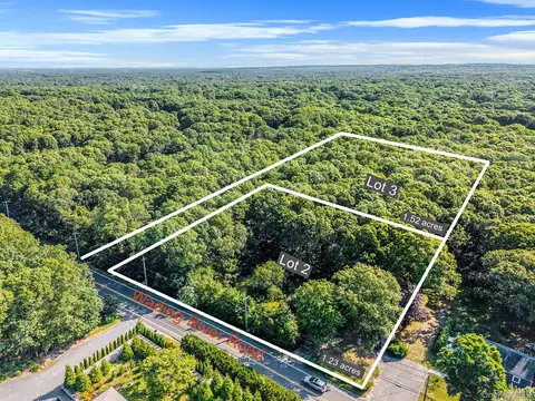 200 Wading River Rd, Brookhaven, NY 11949
