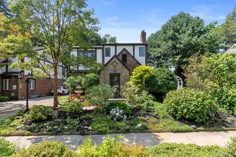 73 Jayson Ave, North Hempstead, NY 11021