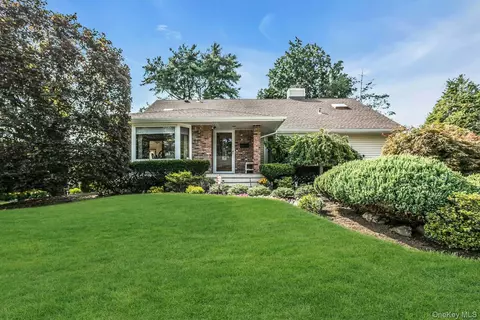 53 Hightop Ln, Jericho, NY 11753