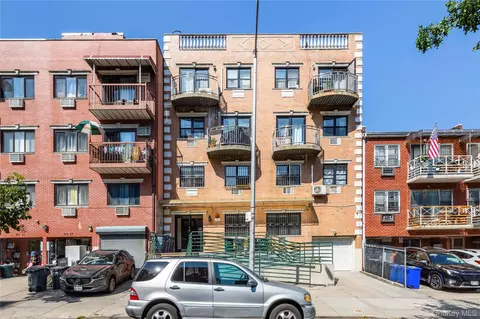 40-40 68th St #1A, New York, NY 11377