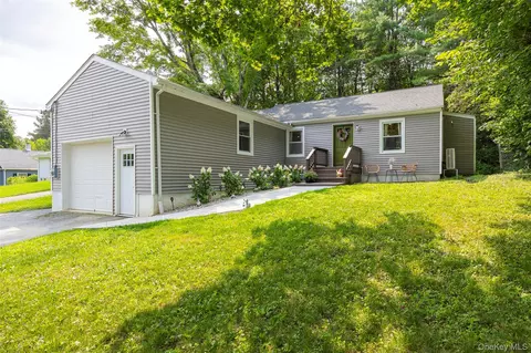 148 Bower Rd, Poughkeepsie, NY 12603