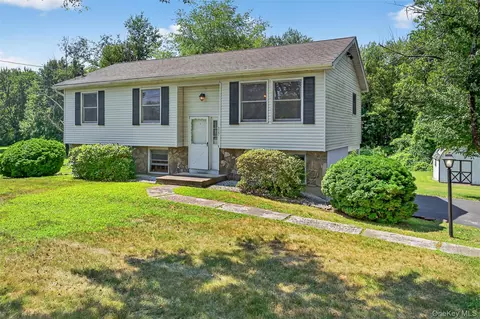 323 S Ohioville Rd, New Paltz, NY 12561