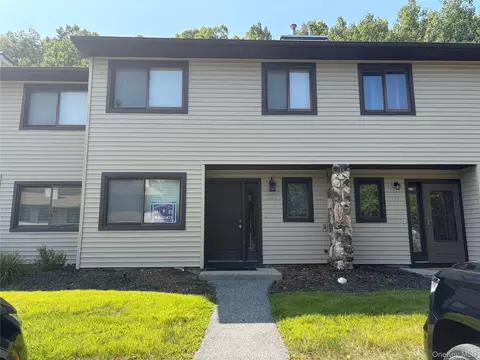 264 Heritage Ln, Monroe, NY 10950