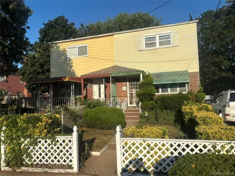 11815 Springfield Blvd, New York, NY 11411