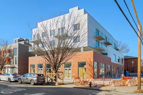 150-23 Barclay Ave #4B, Flushing, NY 11355