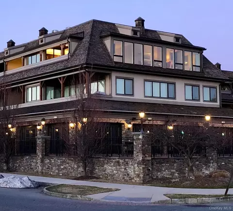 127 W Main St #300, Greenburgh, NY 10591