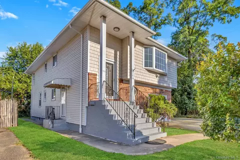 147 S Terrace Pl, Valley Stream, NY 11580