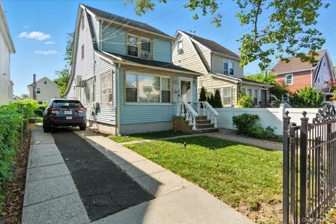 14116 181st St, New York, NY 11413